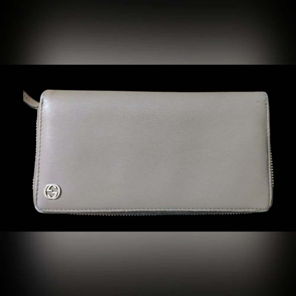 Gucci Beige Leather Zip Around Wallet